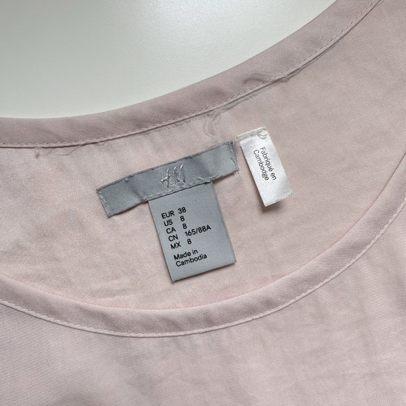 ⭐️SOLD⭐️Pale Pink Tank Top - Picture 5 of 6